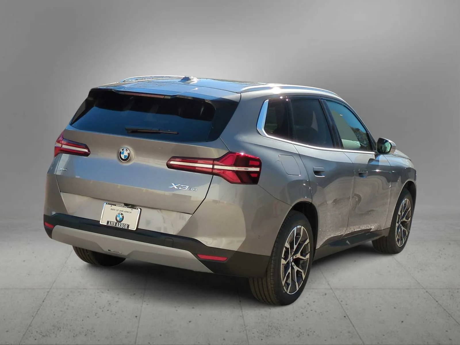 New 2026 Skyscraper Grey Metallic BMW 30 xDrive image 8