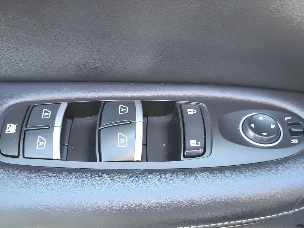 Used 2021 Graphite Shadow INFINITI LUXE image 8