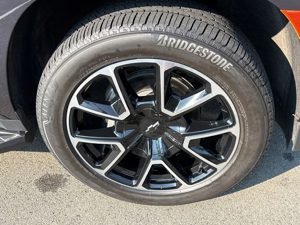 Used 2022  Chevrolet RST image 7