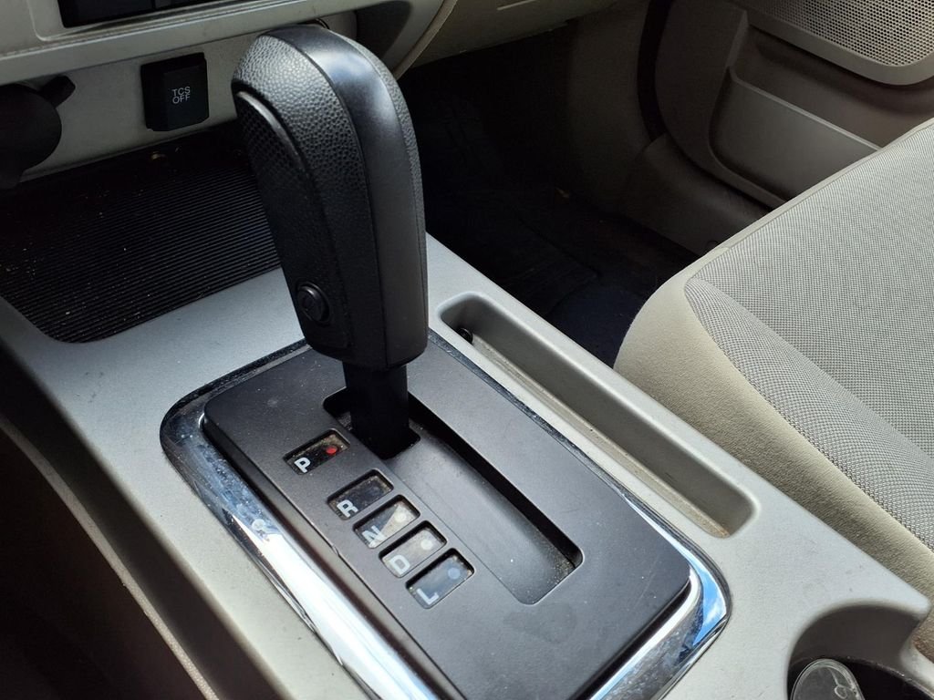 Used 2011 Silver Ford XLT image 16