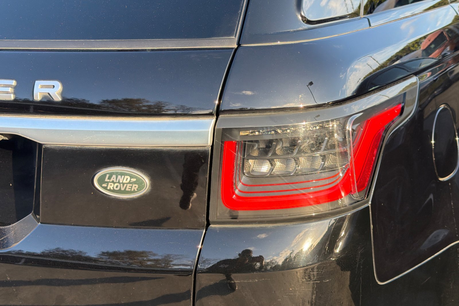 Used 2019 Black Land Rover HSE image 14