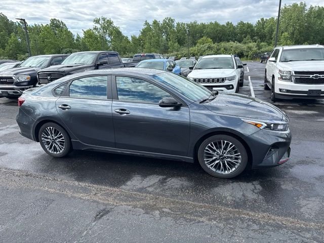 Used 2024 Gray Kia GT-Line image 4