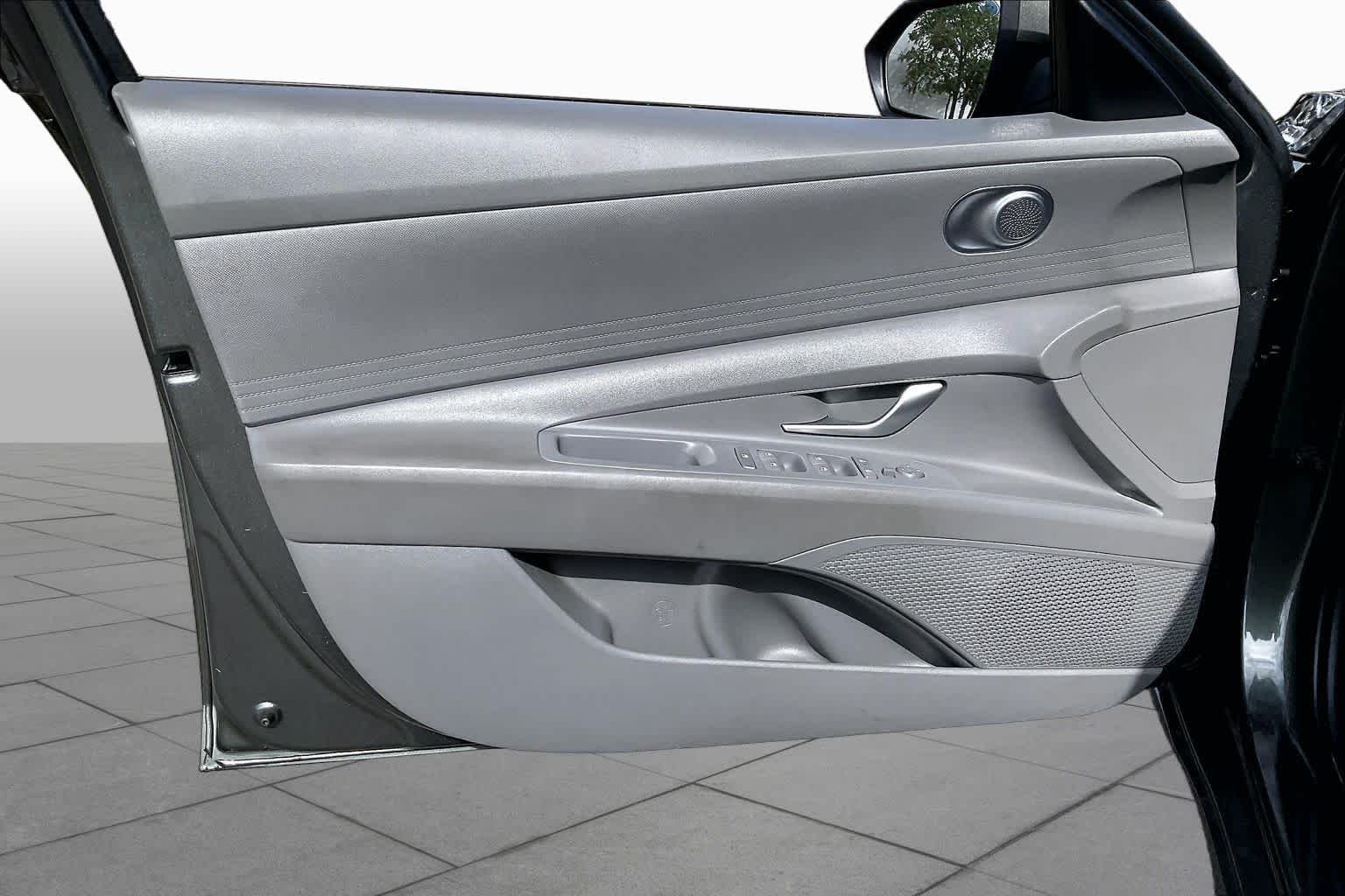 Used 2024 Amazon Gray Hyundai SEL image 20