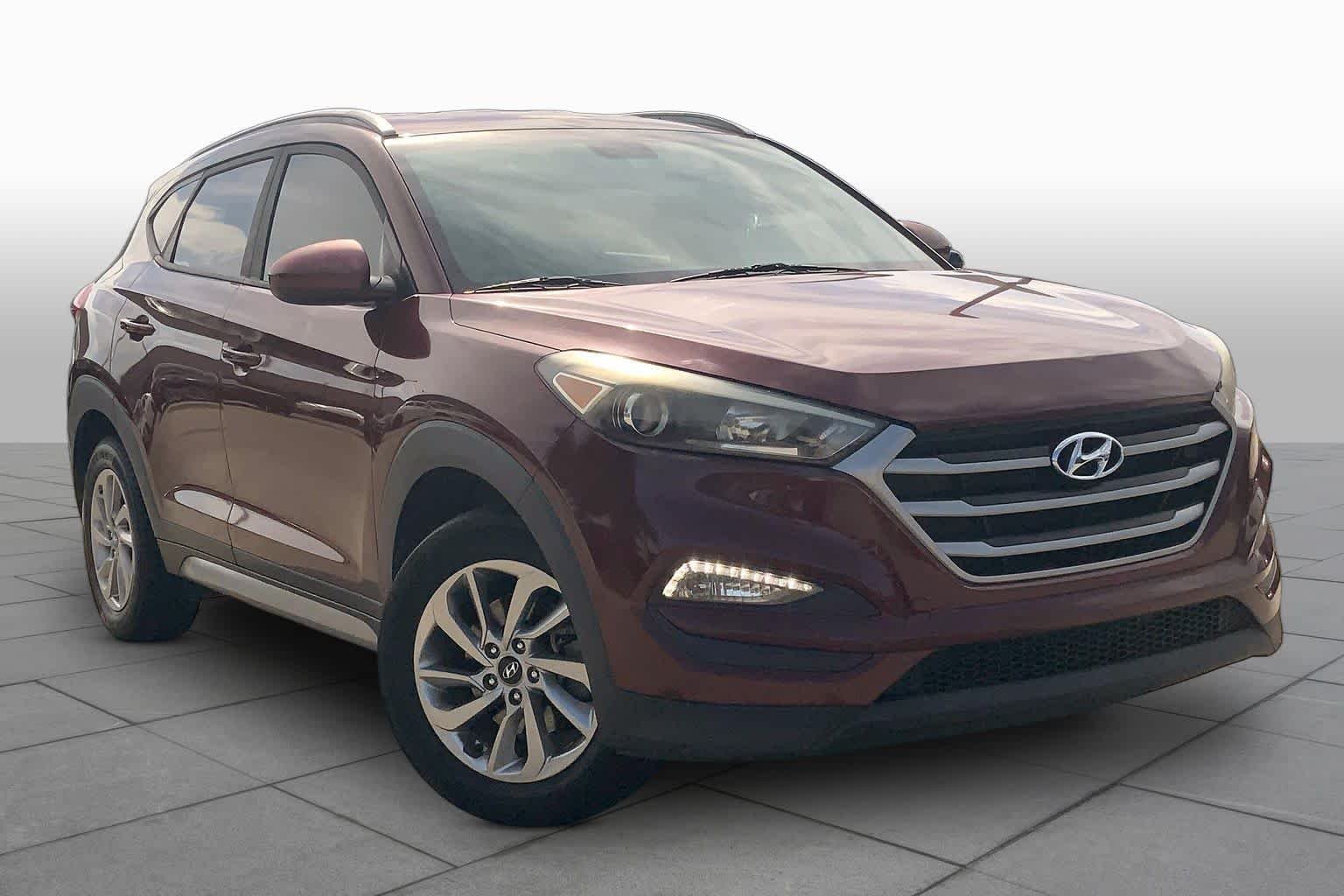 Used 2017 Ruby Wine Hyundai SE image 3