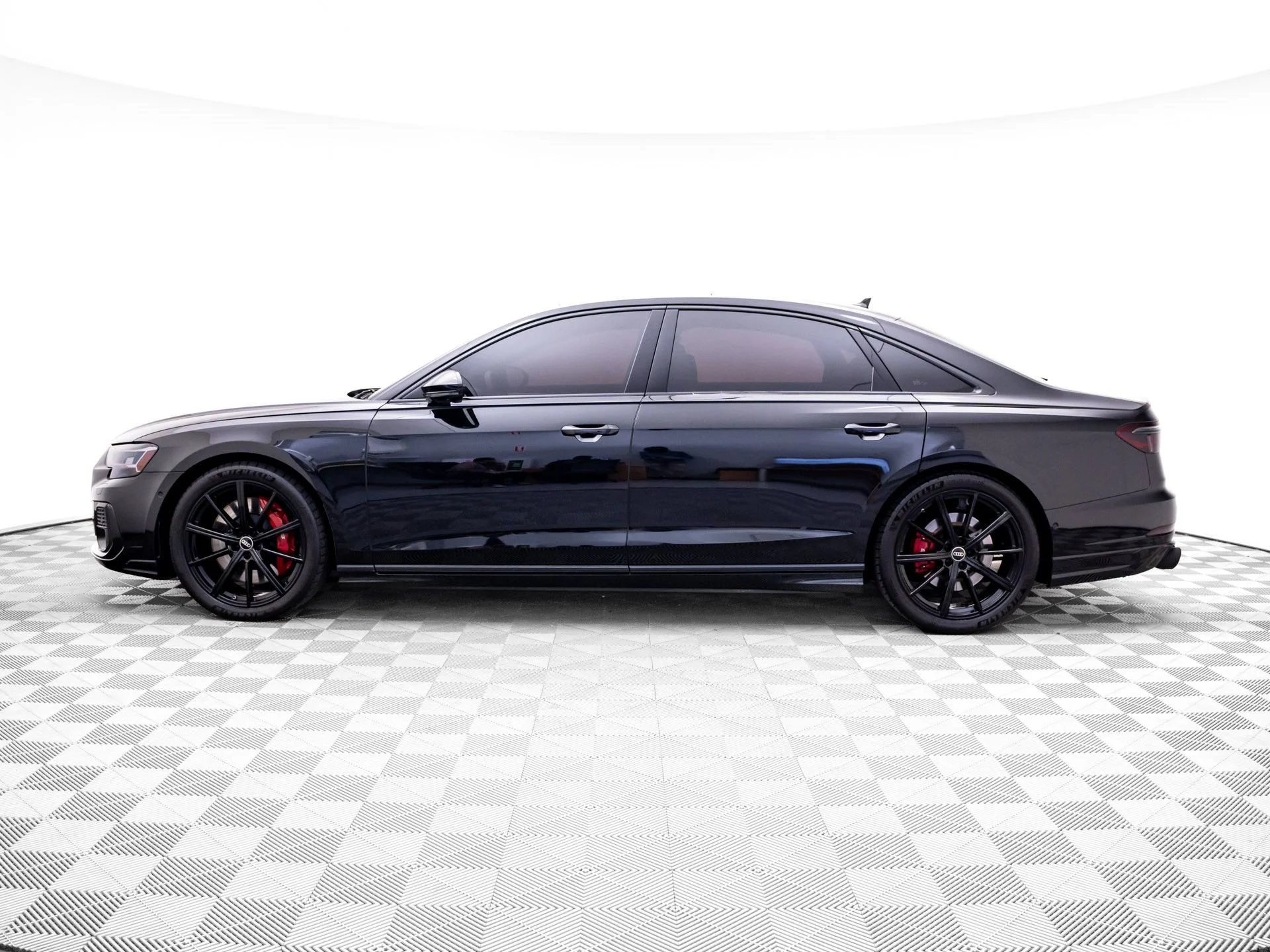 Used 2023 Black Audi 4.0T image 2