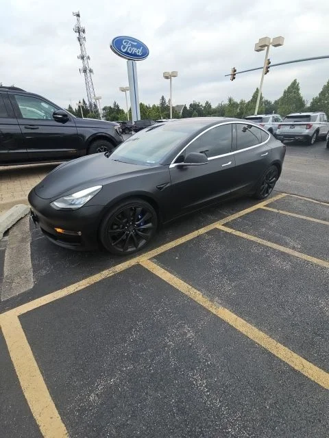 Used 2019 Black Tesla Long Range image 1