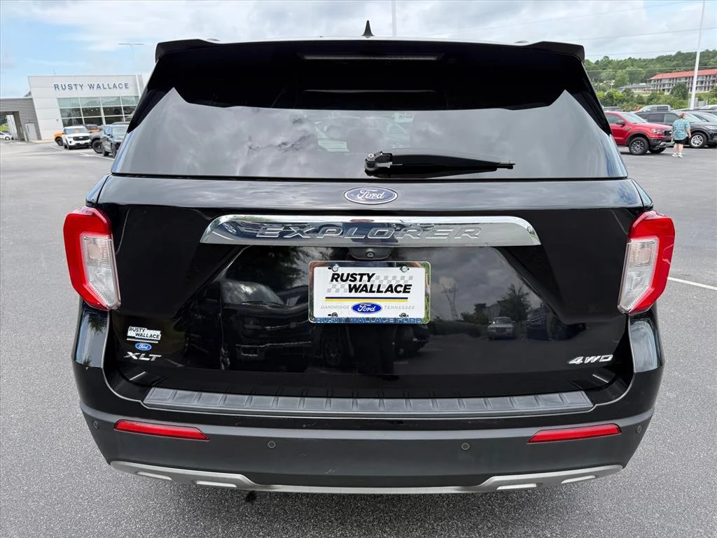 Used 2021 Black Ford XLT image 6