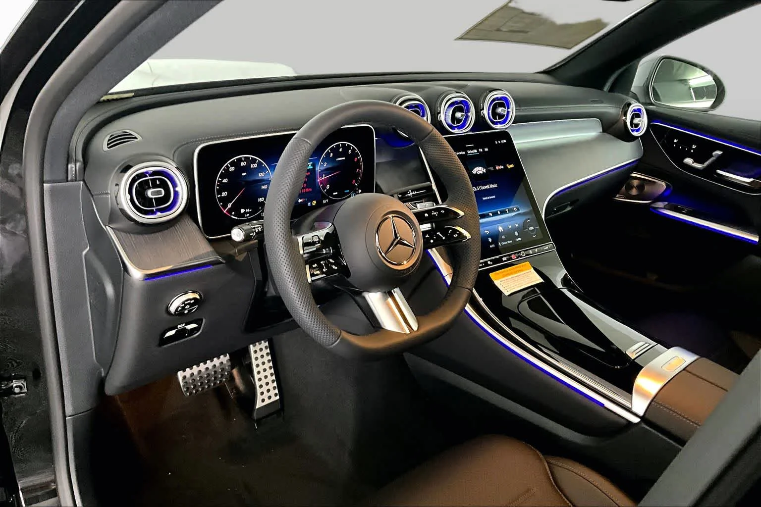 Used 2026 Black Mercedes-Benz GLC 300 image 10