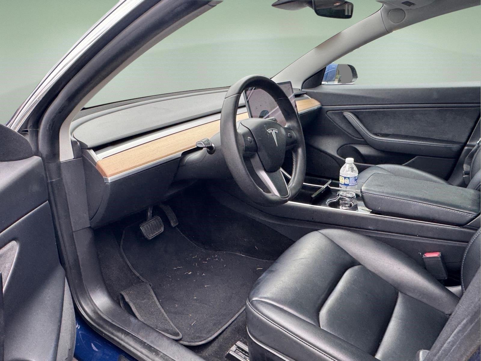 Used 2020 Deep Blue Metallic Tesla Long Range image 3