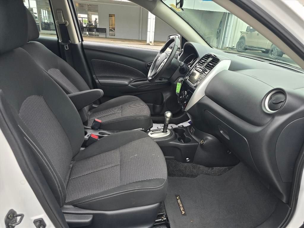 Used 2018 White Nissan 1.6 SV image 14