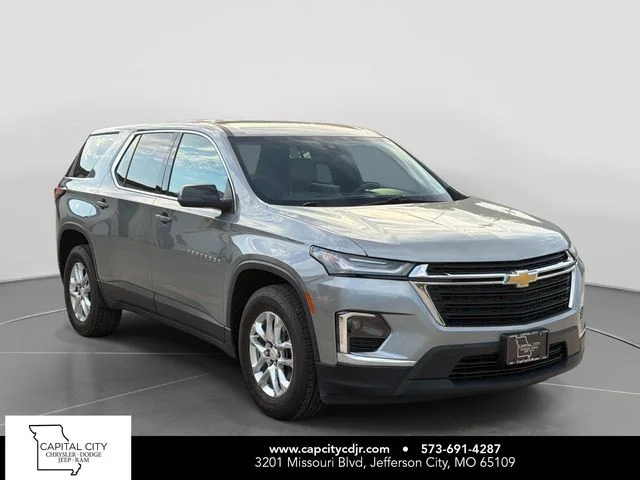2023 Chevrolet Traverse AWD LS's photo