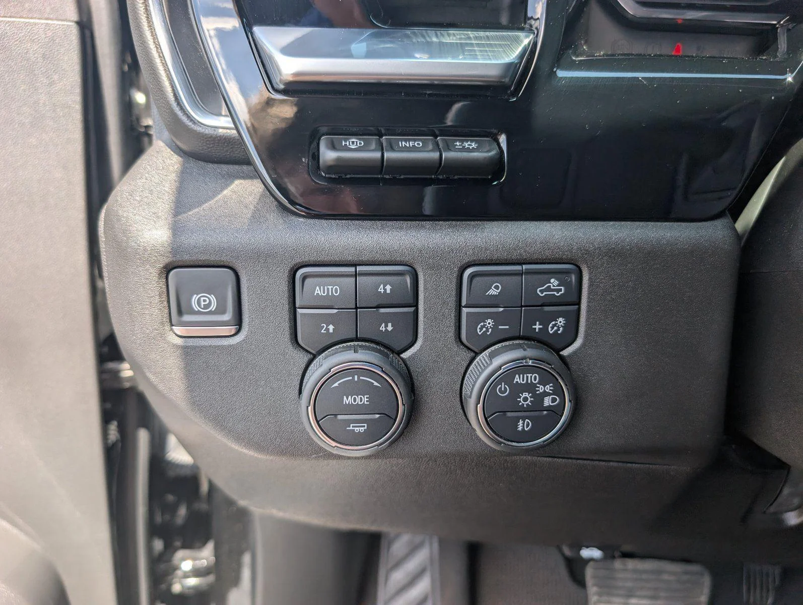 Used 2024 Black Chevrolet High Country image 32