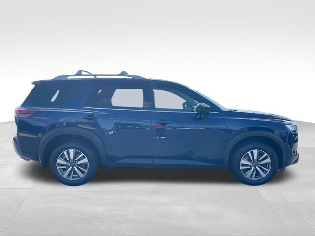 Used 2023 Blue Nissan SL image 5