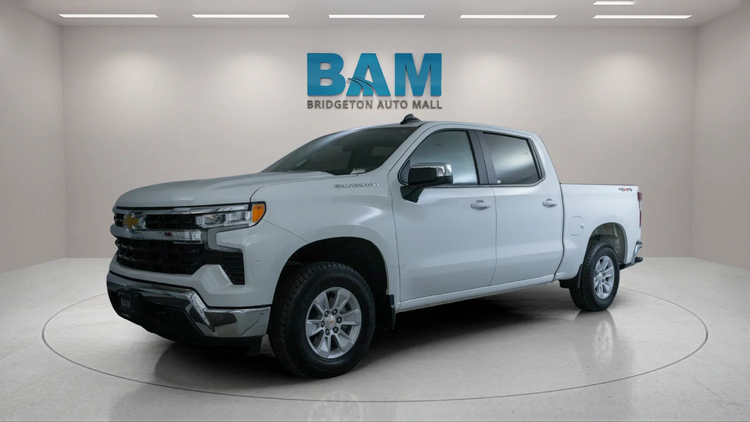 Used 2025 Summit White Chevrolet LT image 3