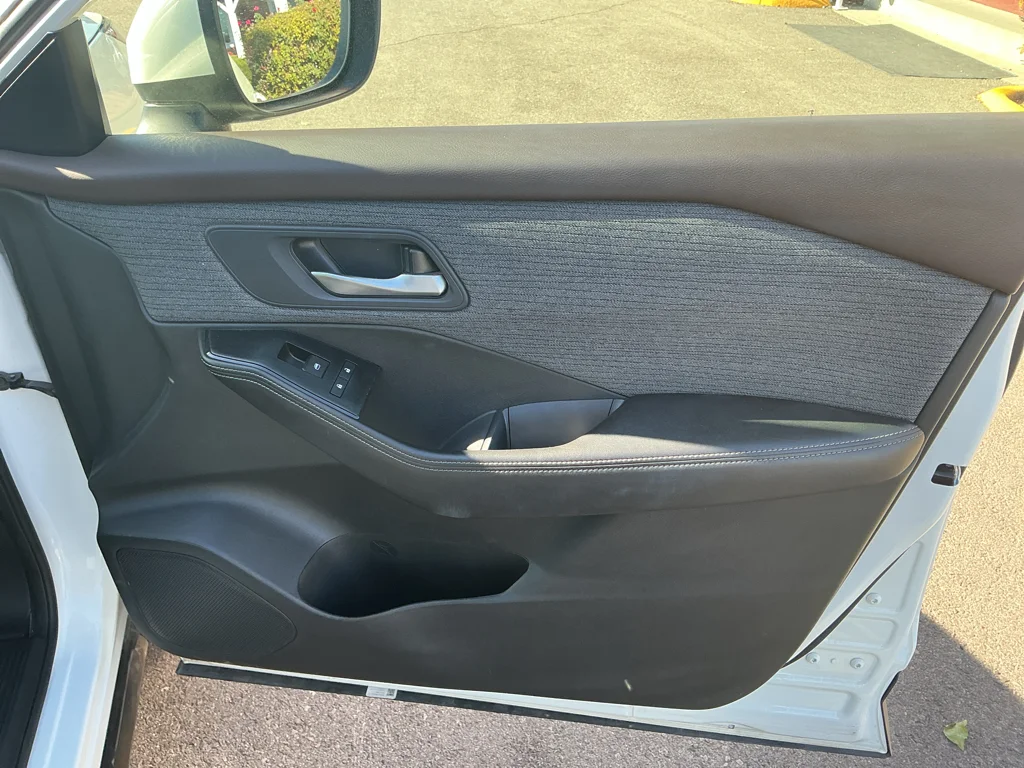 Used 2023 Pearl White Tricoat Nissan SV image 11