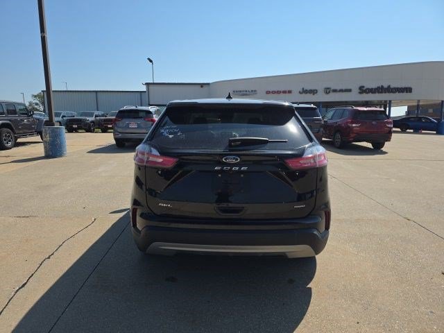 Used 2024 Agate Black Metallic Ford SEL image 6