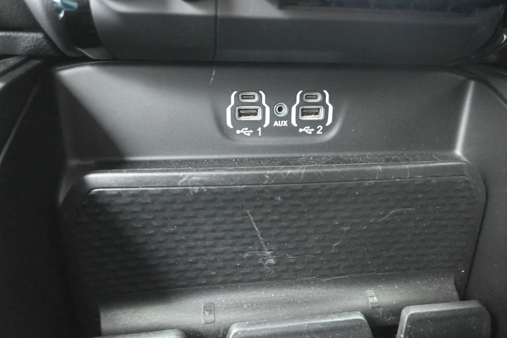 Used 2022 Silver Ram Laramie image 30