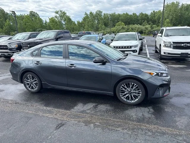 Used 2024 Gray Kia GT-Line image 4
