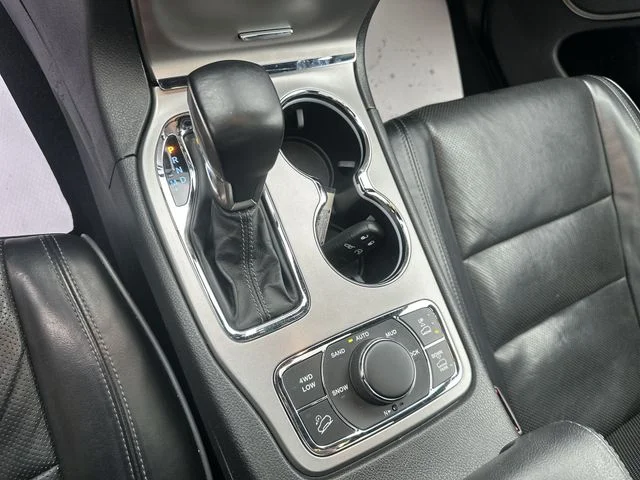 Used 2020 Gray Jeep Overland image 24
