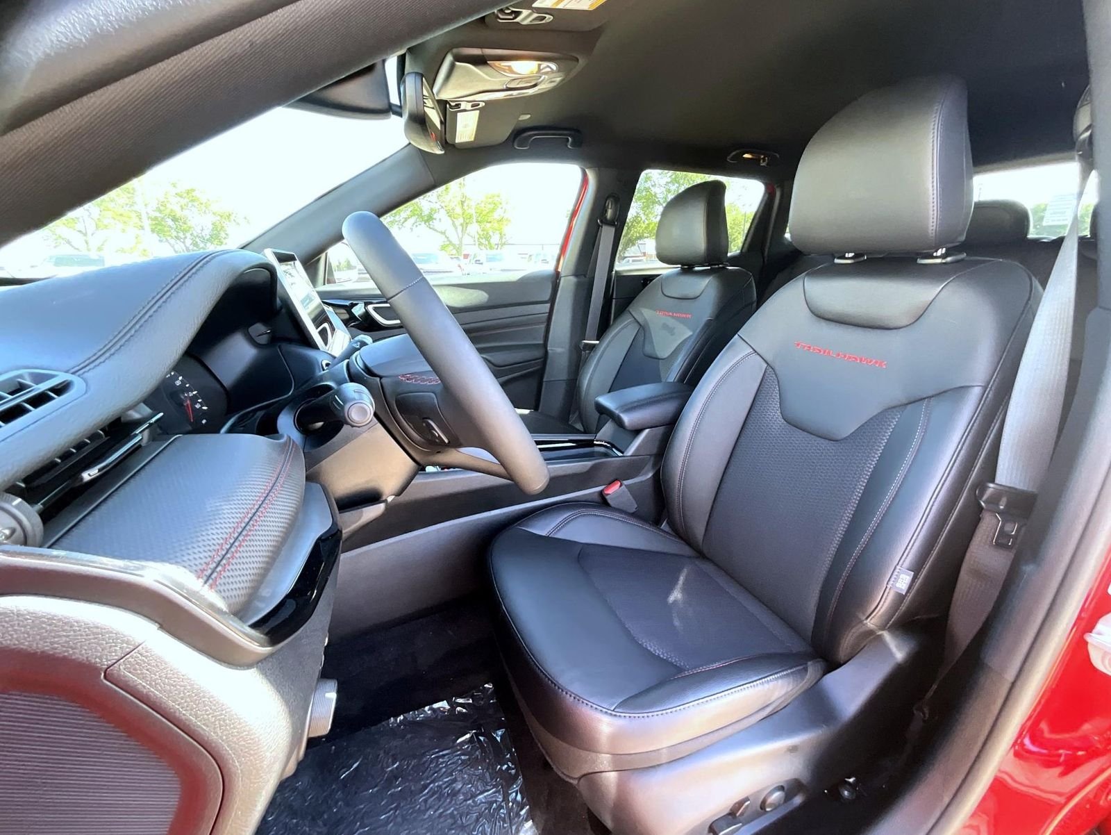New 2026 Red Hot Pearl-Coat Exterior Paint Jeep Trailhawk image 11