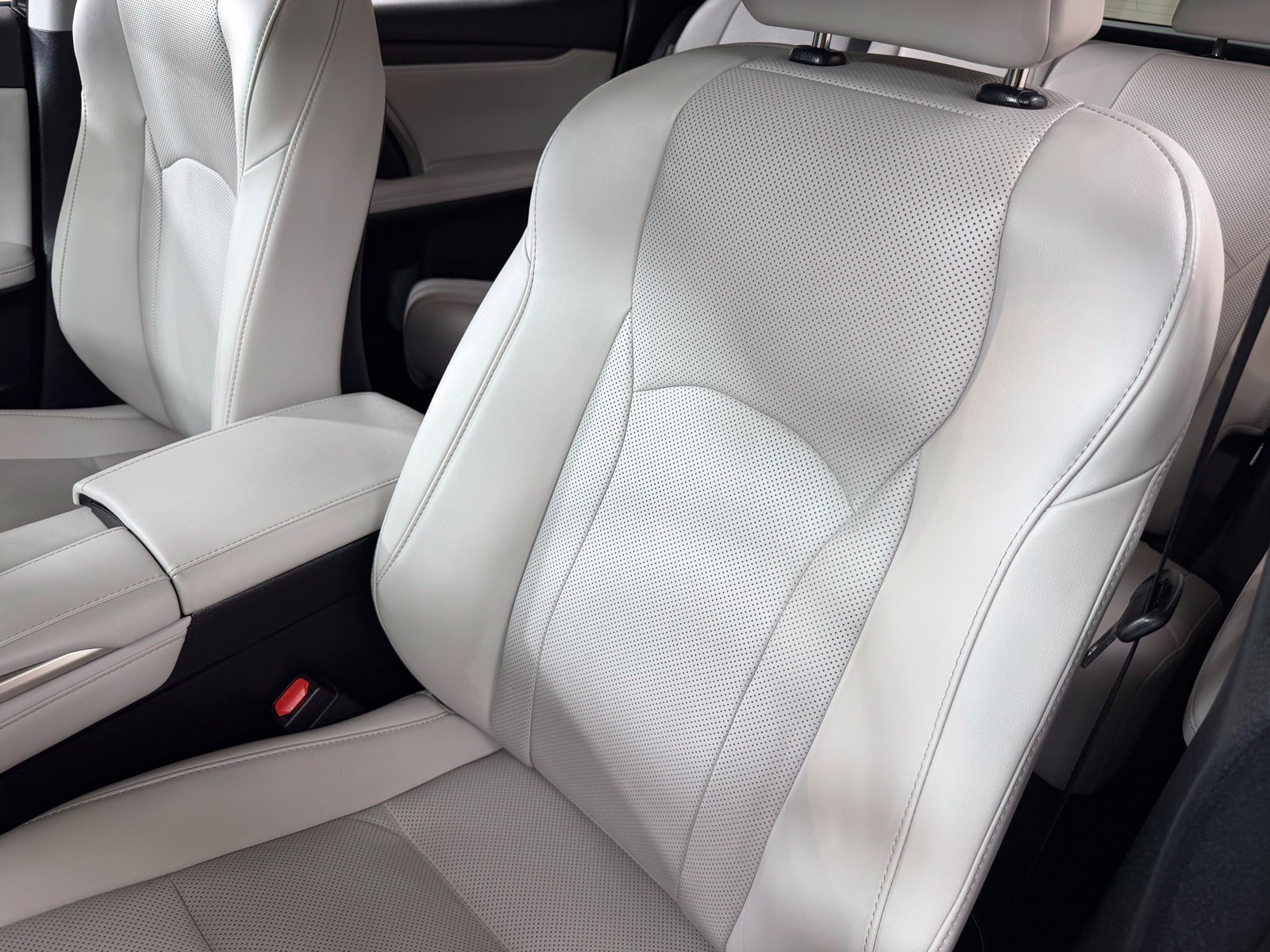 Used 2022 Silver Lexus 350 image 35