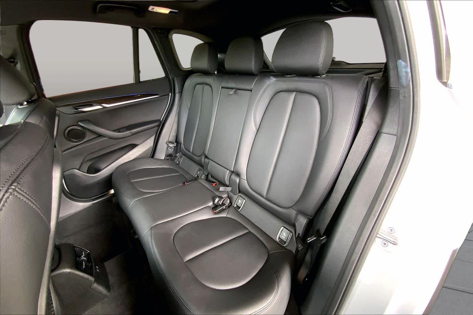Used 2021 Glacier Silver Metallic BMW sDrive28i image 21
