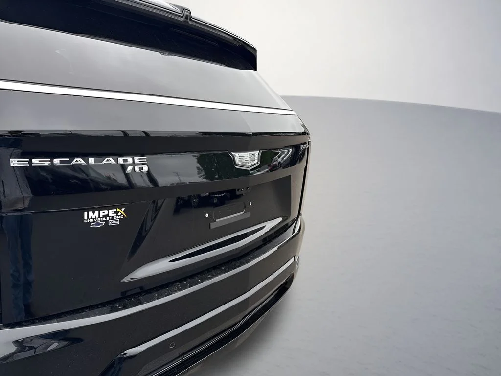 Used 2025 Black Cadillac Luxury 2 image 35