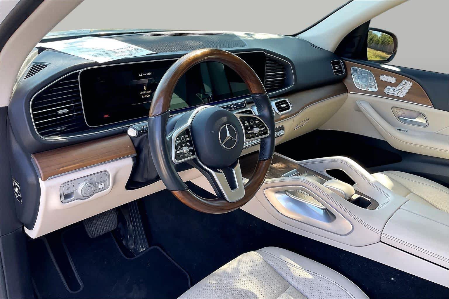 Used 2022 Polar White Mercedes-Benz GLE 350 image 17