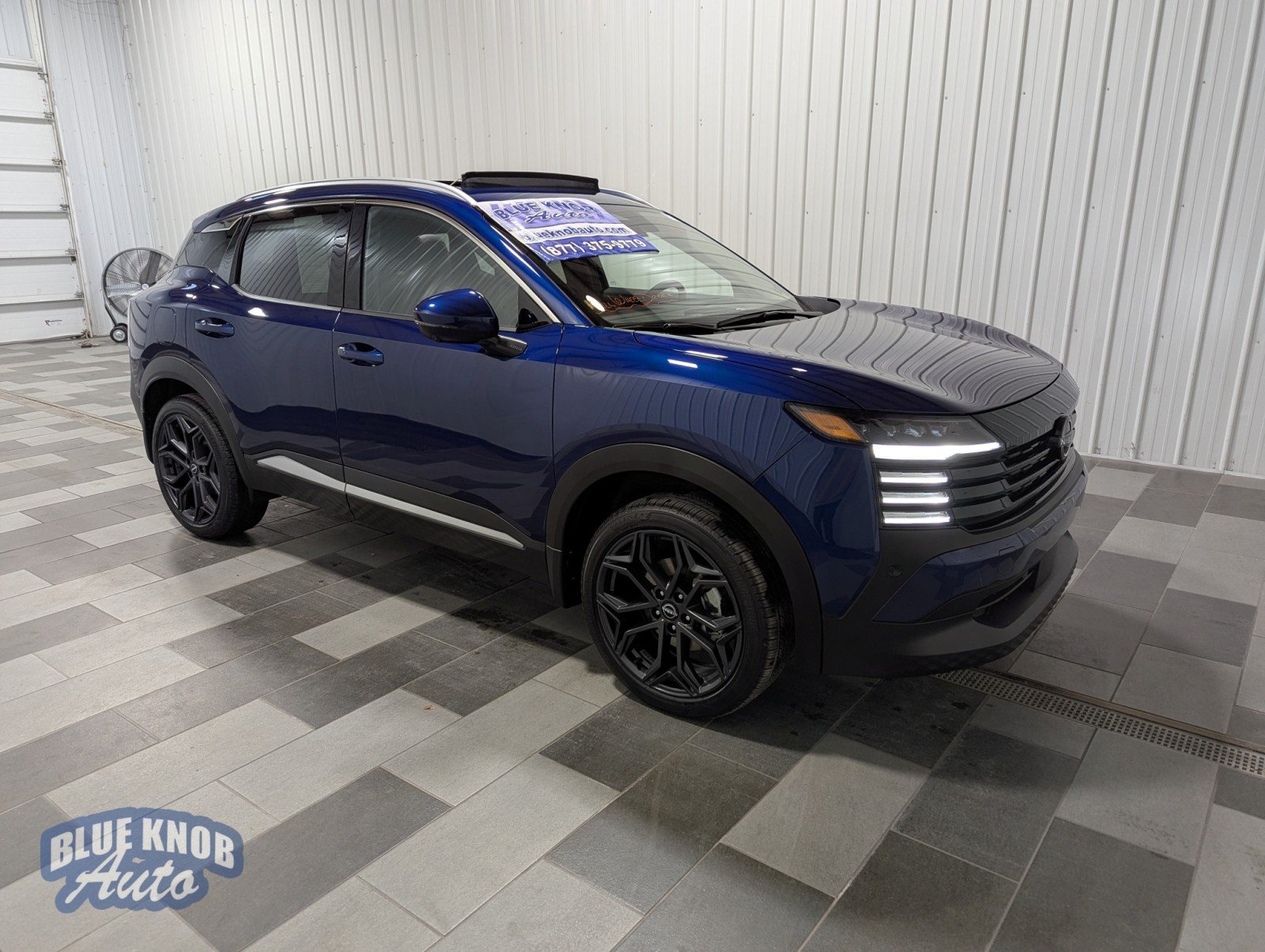 2025 Nissan Kicks SR photo 4