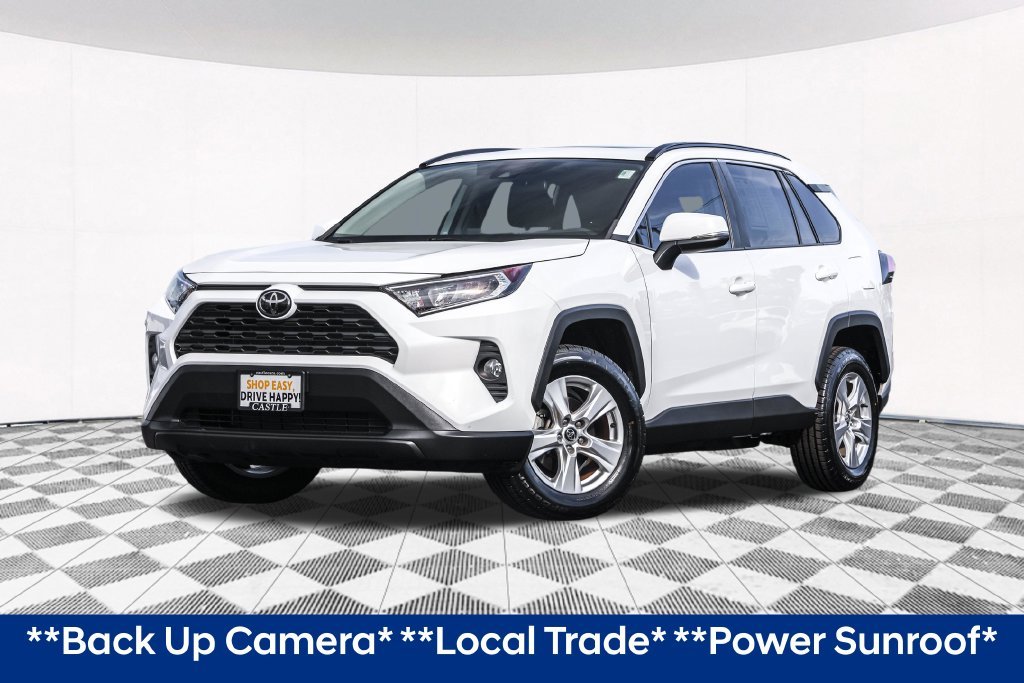 Used 2020 White Toyota XLE image 2