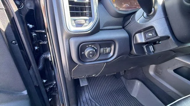 2026 RAM 3500 Laramie - Photo 31