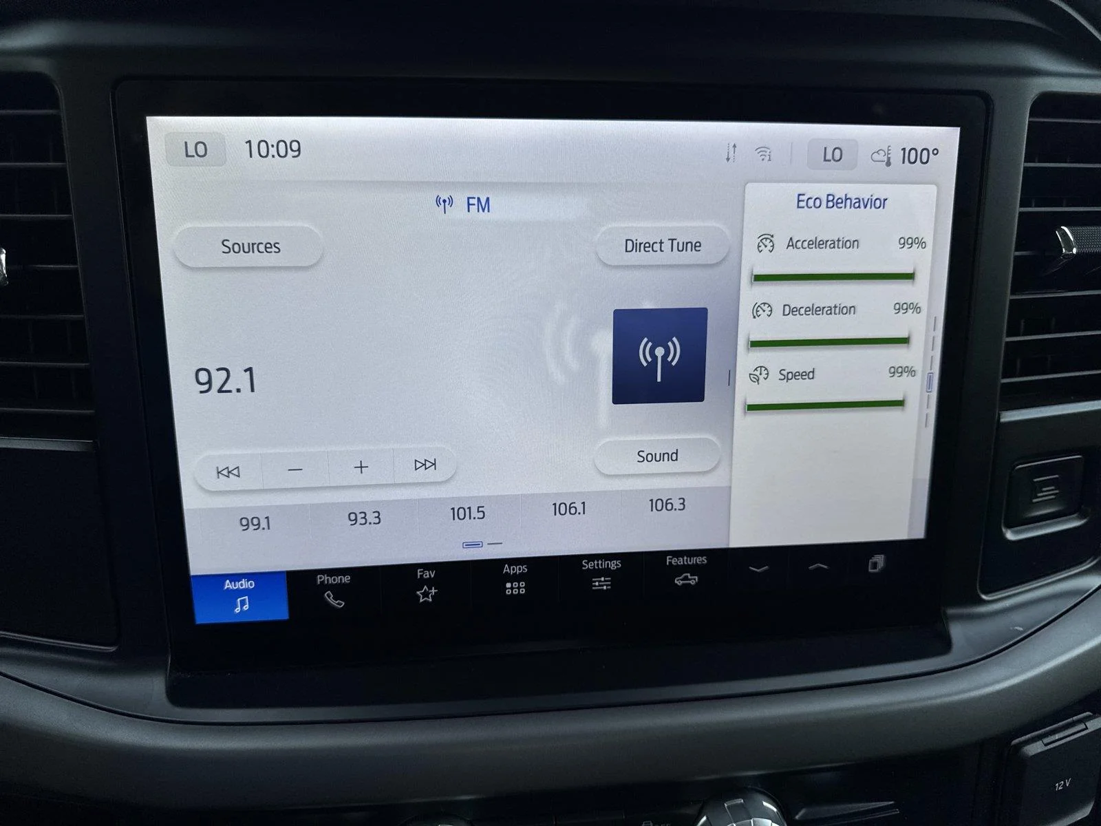 Used 2025 Oxford White Ford XLT image 21