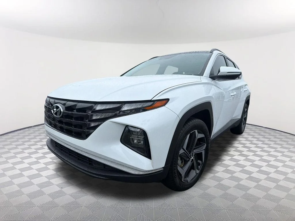 Used 2023 White Hyundai SEL Convenience image 1