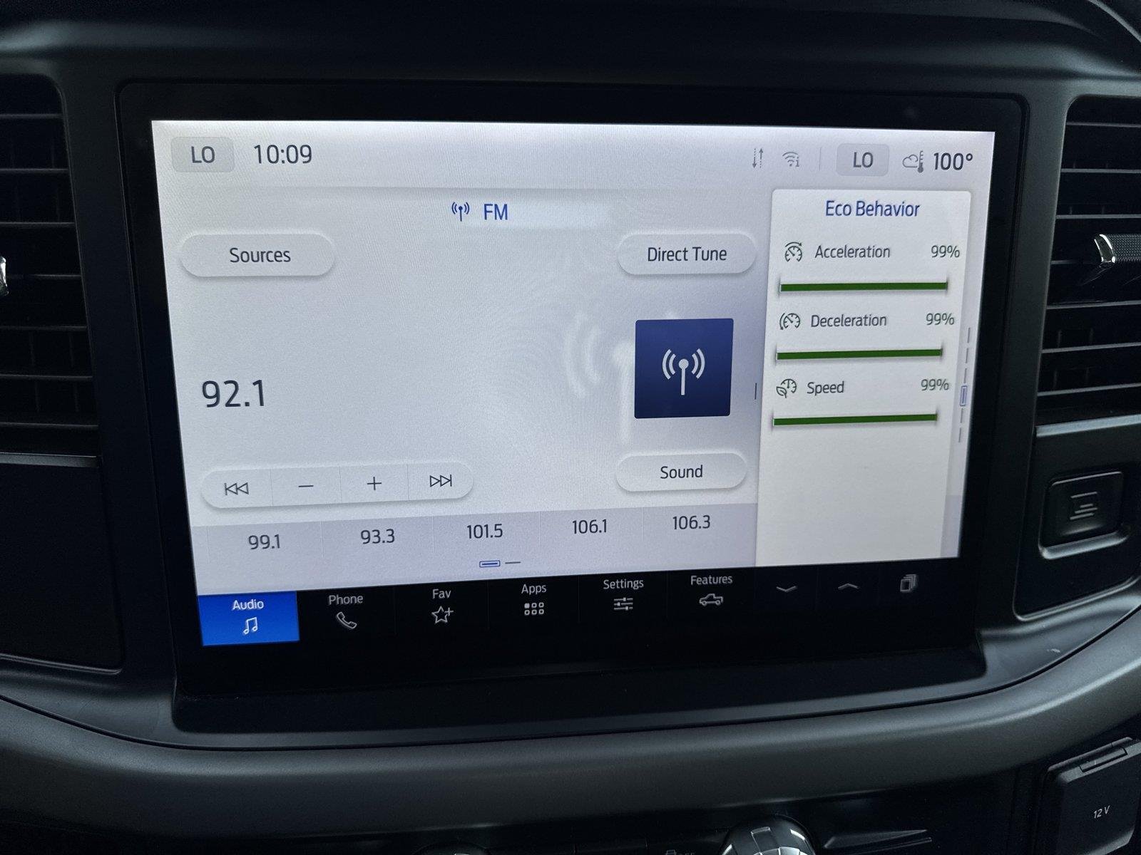 Used 2025 Oxford White Ford XLT image 21