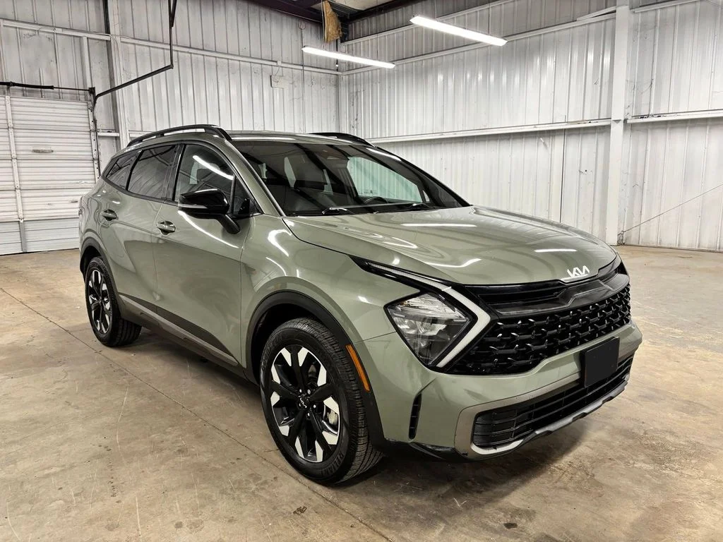 Used 2023 Green Kia X-Line image 1
