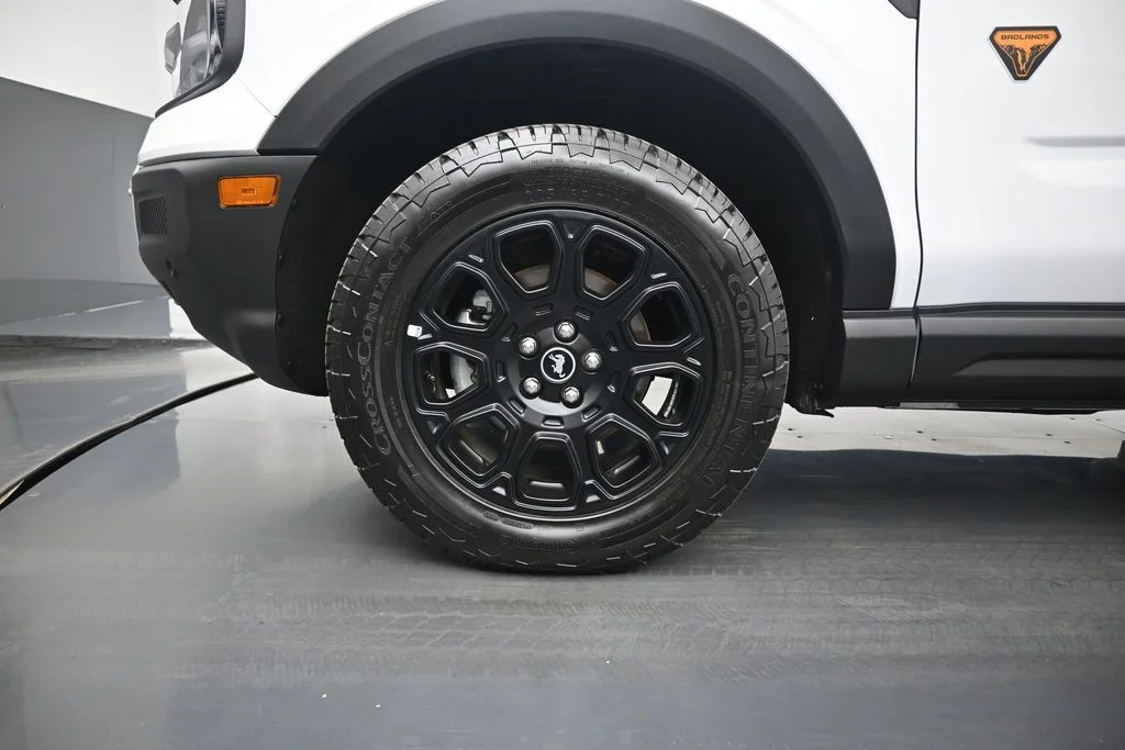 Certified Used 2025 White Ford Badlands image 25