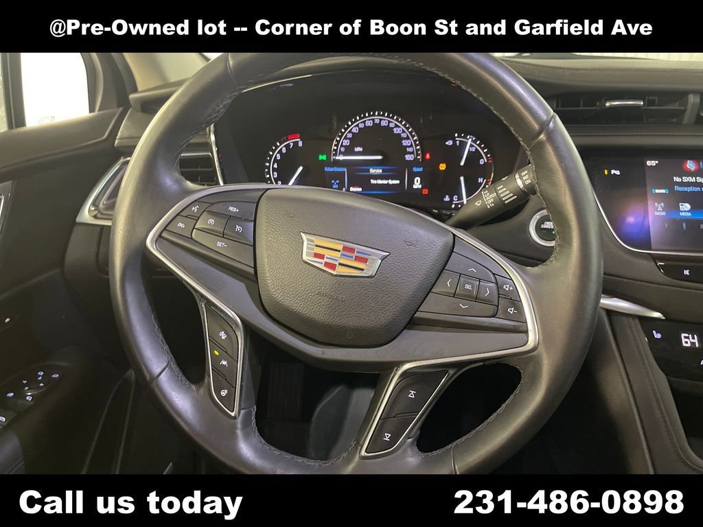 Used 2017 RADIANT SILVER METALLIC Cadillac Luxury AWD image 20