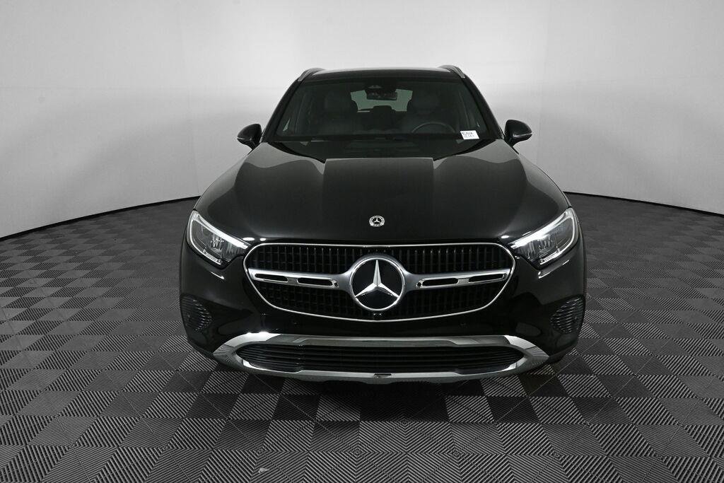 Certified Used 2025 Black Mercedes-Benz GLC 300 image 34