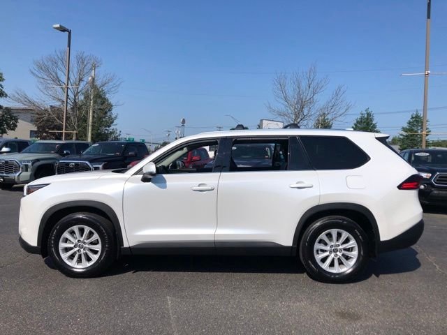 Used 2025 Beige Toyota XLE image 6