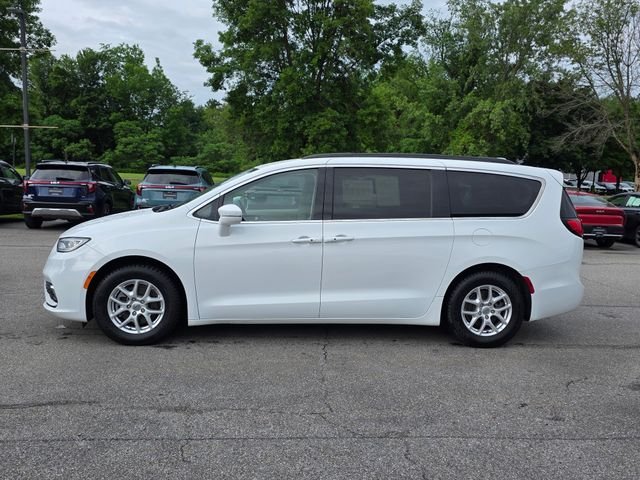 Used 2022 Bright White Clearcoat Chrysler Touring L image 5
