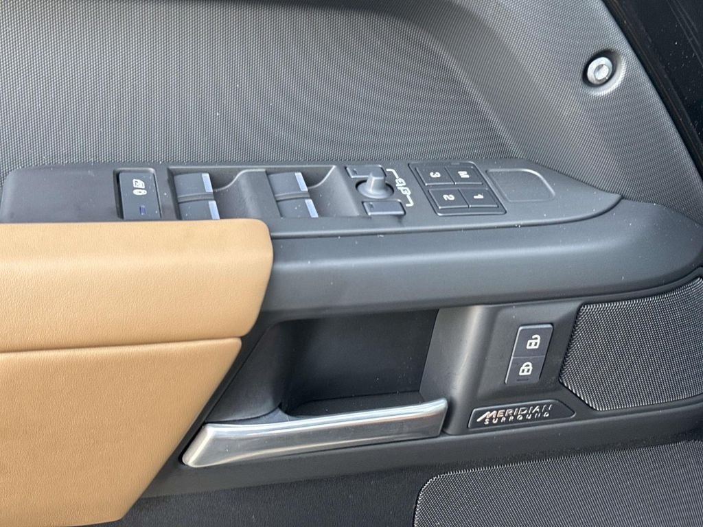 New 2026 Santorini Black Land Rover X-Dynamic SE image 12