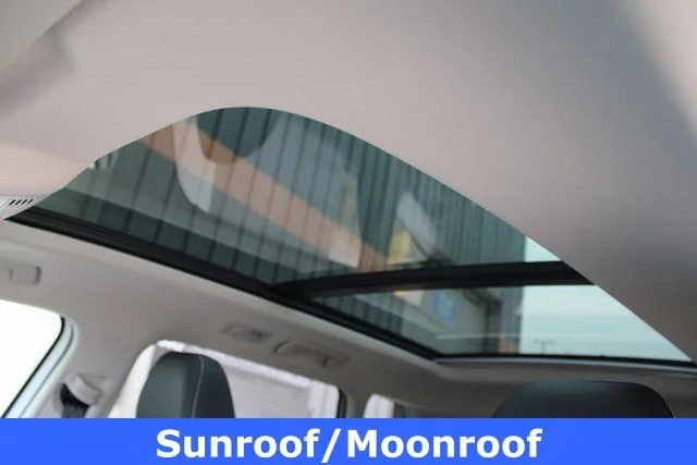 2025 Volkswagen Taos SEL - Photo 6