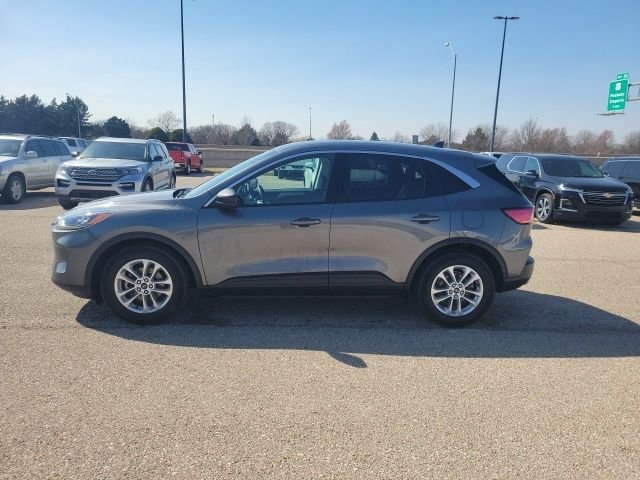 Used 2022 Ford Escape SE with VIN 1FMCU0G64NUB63659 for sale in Newton, KS