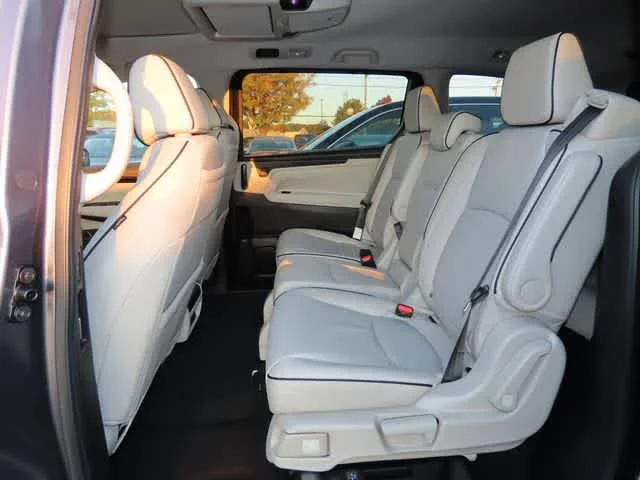 New 2026 Modern Steel Metallic Honda Touring image 16