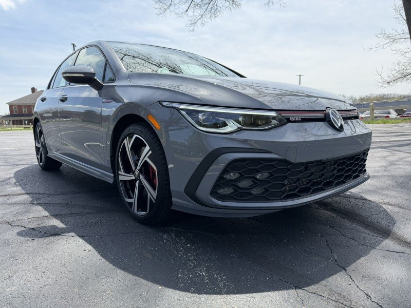 2024 Volkswagen Golf GTI SE