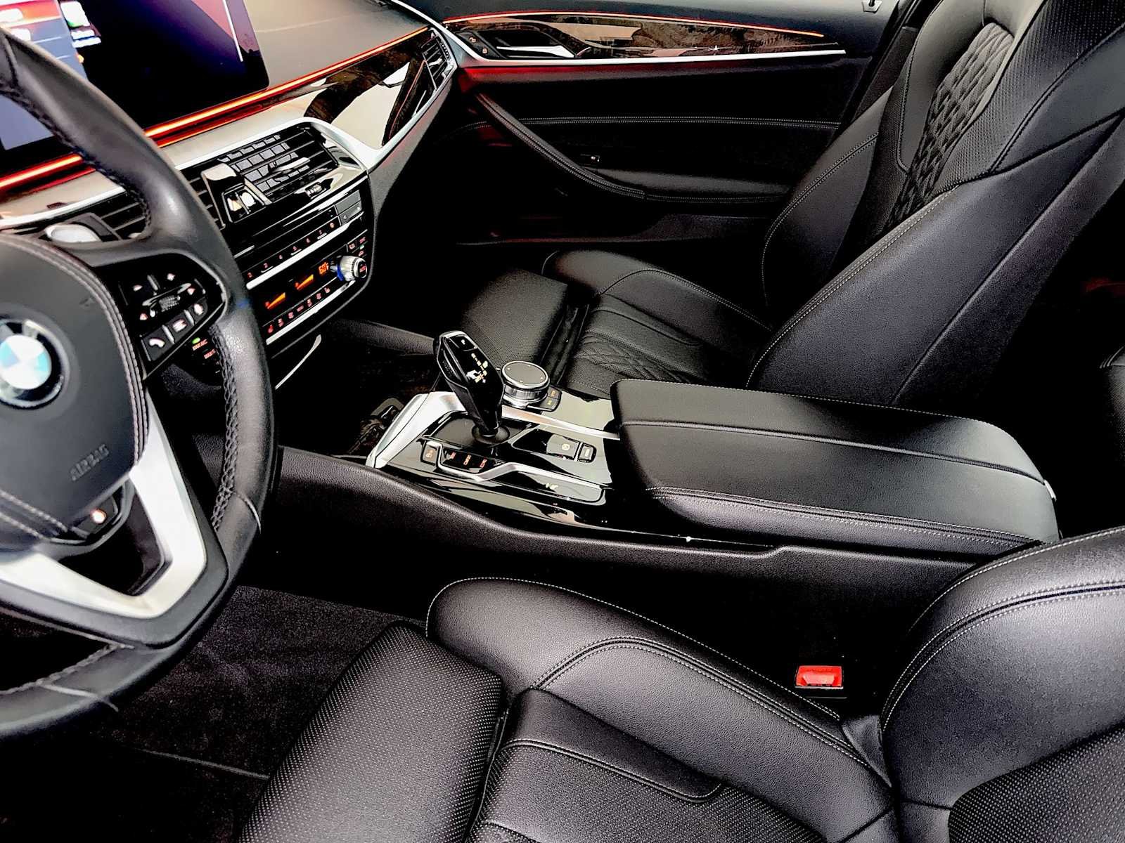 2023 BMW 5 Series 530i - Photo 19