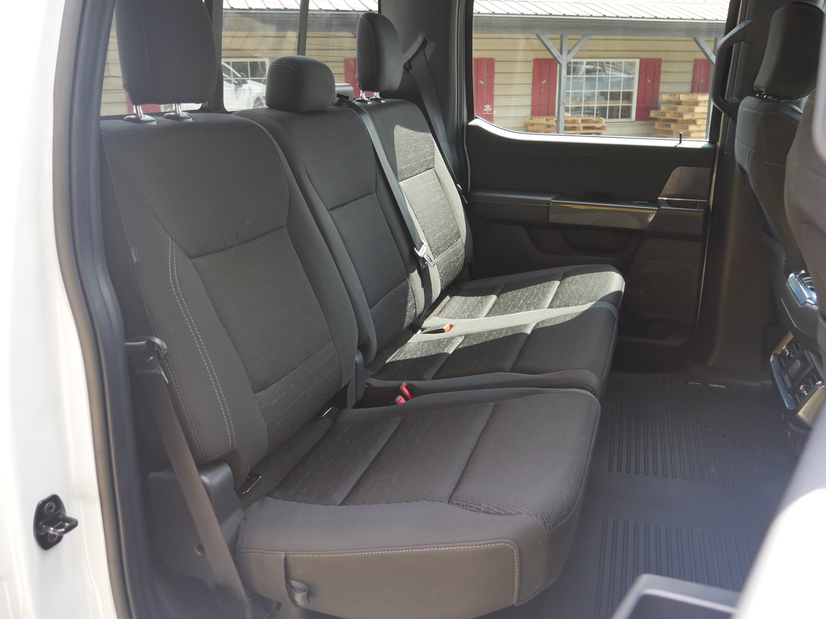 Used 2022 Oxford White Ford XLT image 28