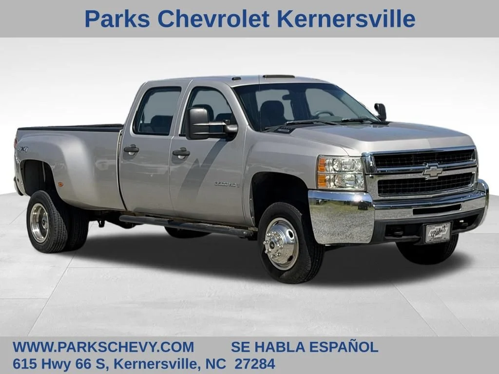 Used 2008 SILVER BIRCH METALLIC Chevrolet DRW Work Truck image 1