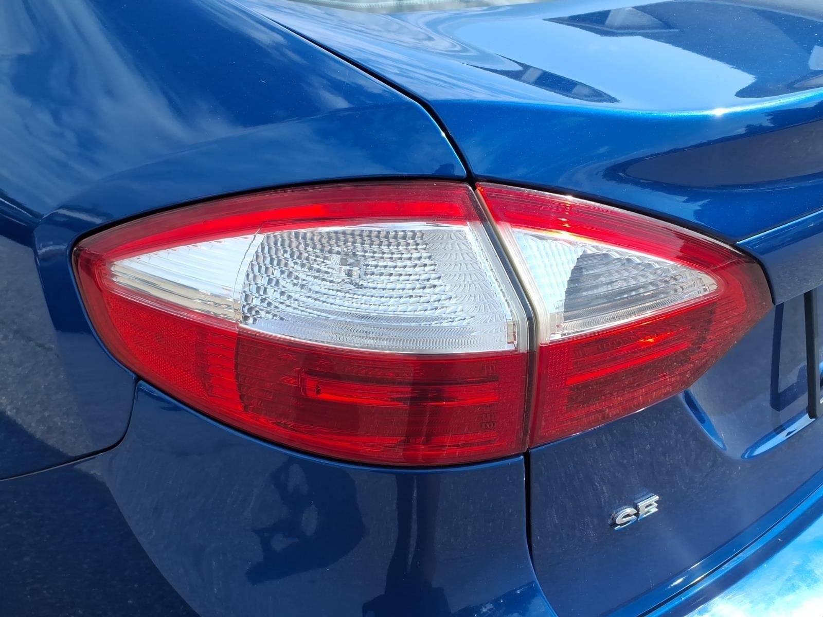 Used 2019 Lightning Blue Ford SE image 16