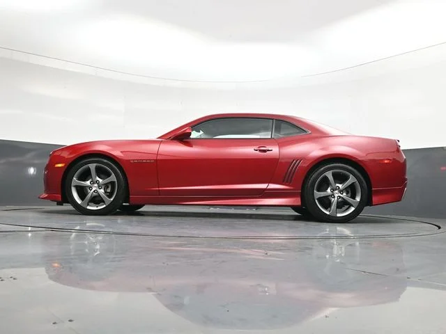 Used 2013 Red Chevrolet 2LT image 33